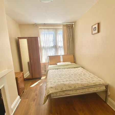 Separate Rooms By The Thames London Ngoại thất bức ảnh
