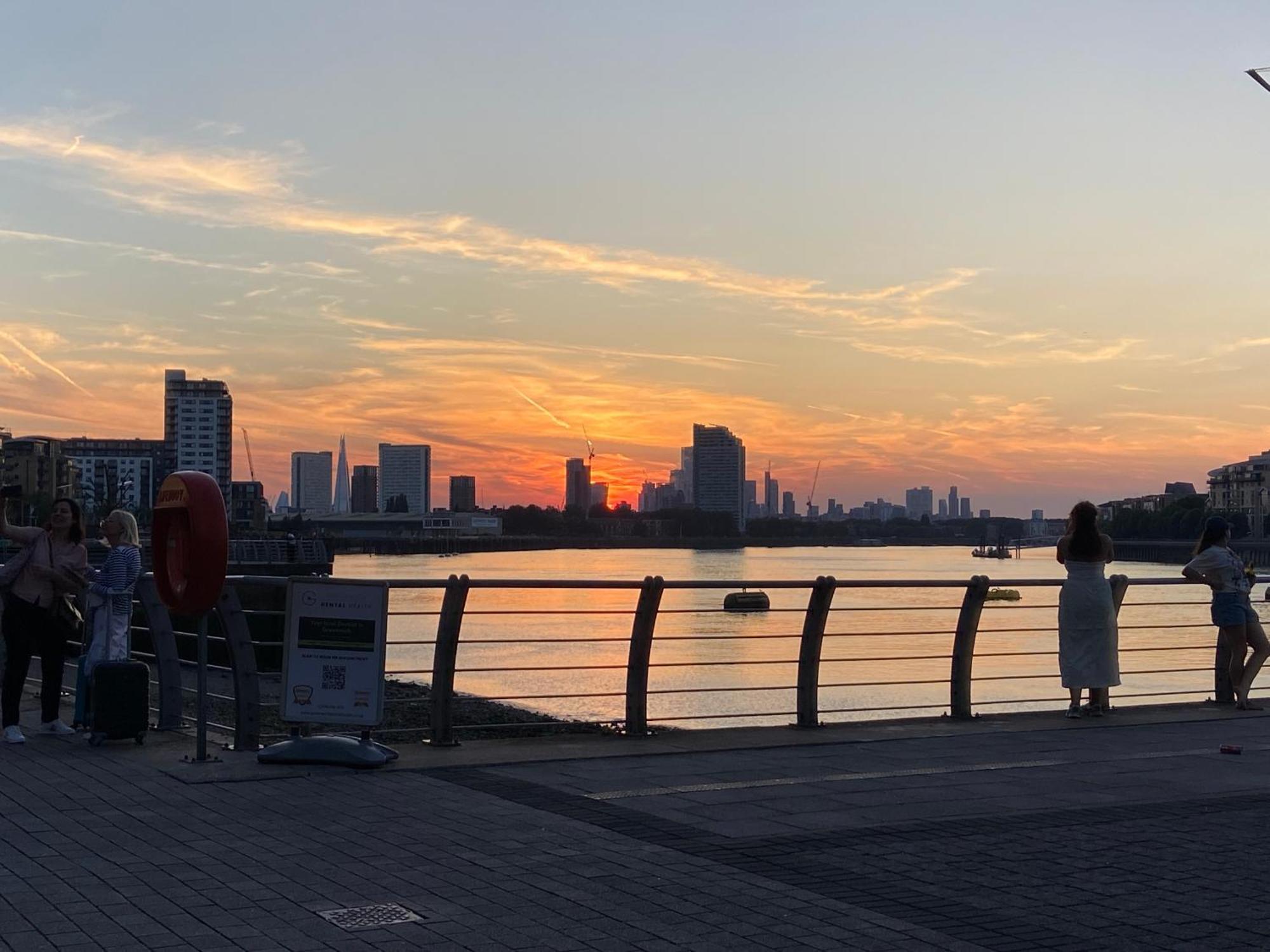 Separate Rooms By The Thames London Ngoại thất bức ảnh